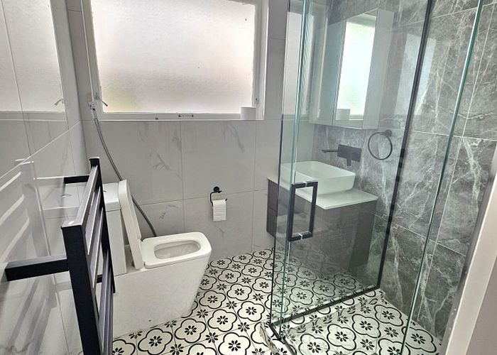  at 27 Exminster Street, Blockhouse Bay, Auckland