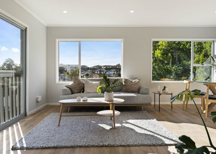  at 11 Redwood Drive, Massey, Auckland