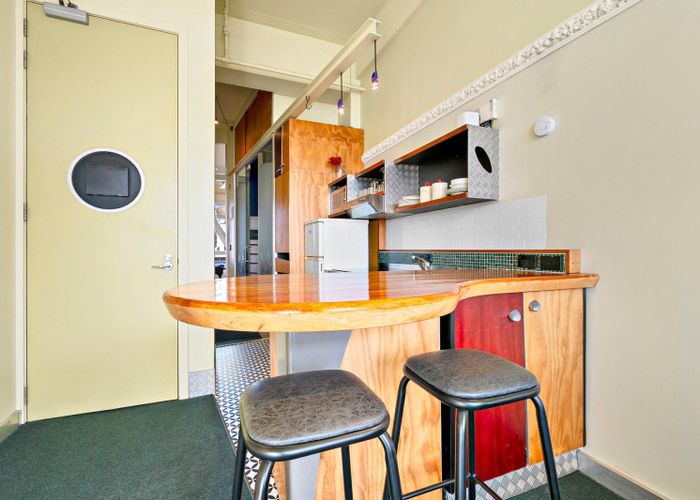  at 2J/51 Webb Street, Mount Cook, Wellington