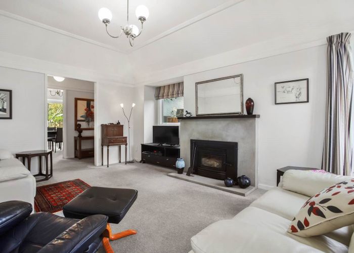  at 18 Queensway, Three Kings, Auckland