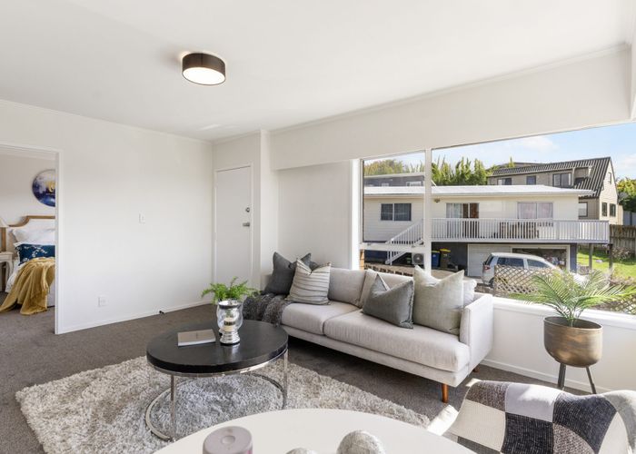  at 4/178 Chivalry Road, Glenfield, Auckland