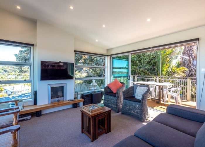  at 4 Bryan Road, Surfdale, Waiheke Island, Auckland