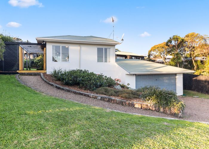  at 27 Alison Road, Surfdale, Waiheke Island, Auckland