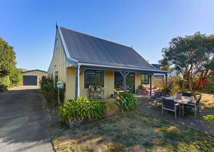  at 6 James Street, Waikawa Beach