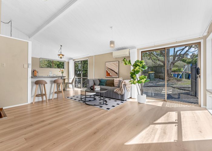  at 1/10 Heather Place, Sunnynook, North Shore City, Auckland
