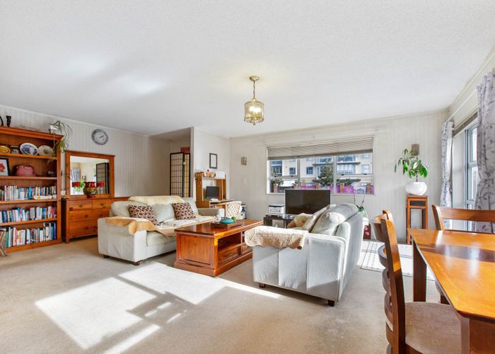  at 38 Fortunes Road, Half Moon Bay, Auckland
