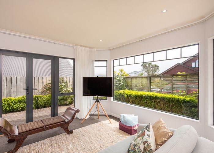  at 12 Landsdowne Terrace, Karori, Wellington