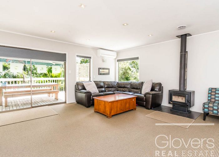  at 6 Brownie Road, Laingholm, Auckland