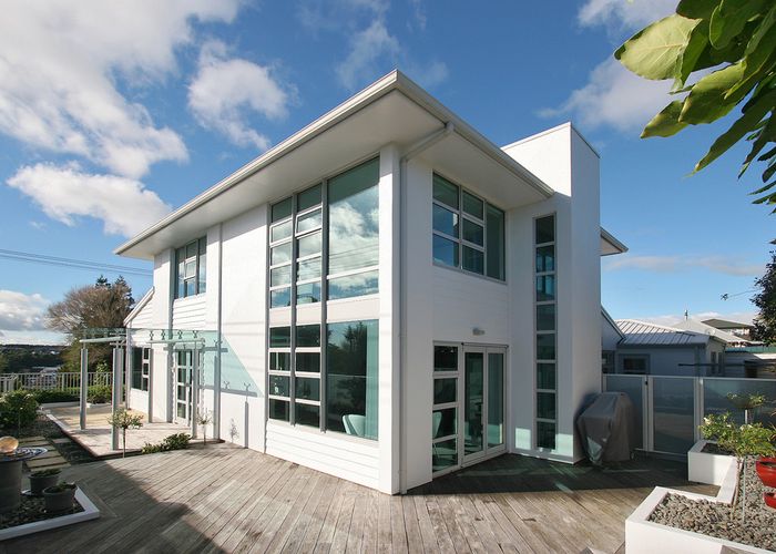  at 10 Oriental Street, Welbourn, New Plymouth