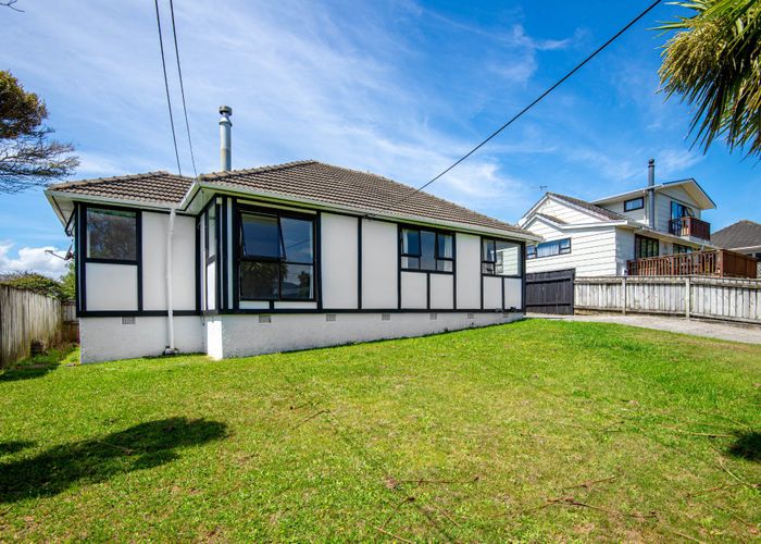  at 15 Jackson Terrace, Ranui Heights, Porirua, Wellington