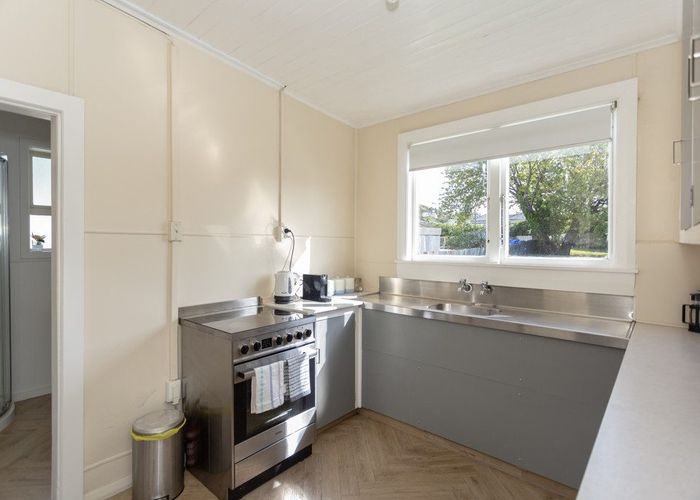  at 8 Dee Street, Oamaru