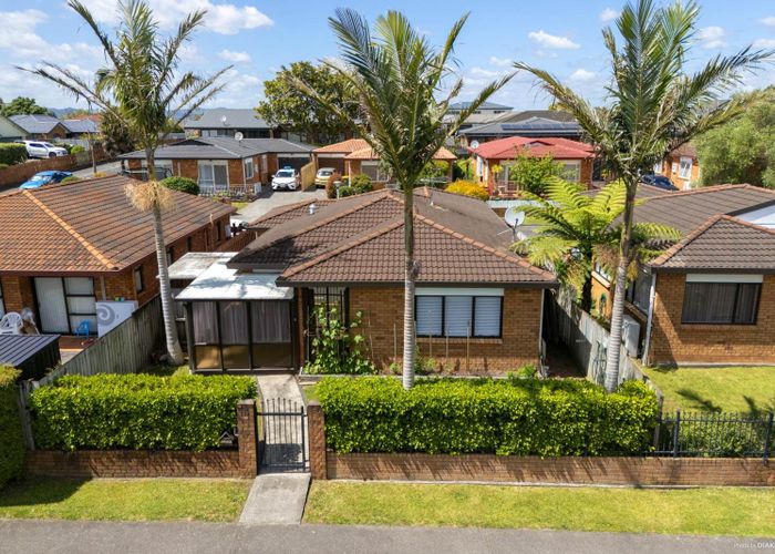  at 3/97 Hill Road, The Gardens, Manukau City, Auckland