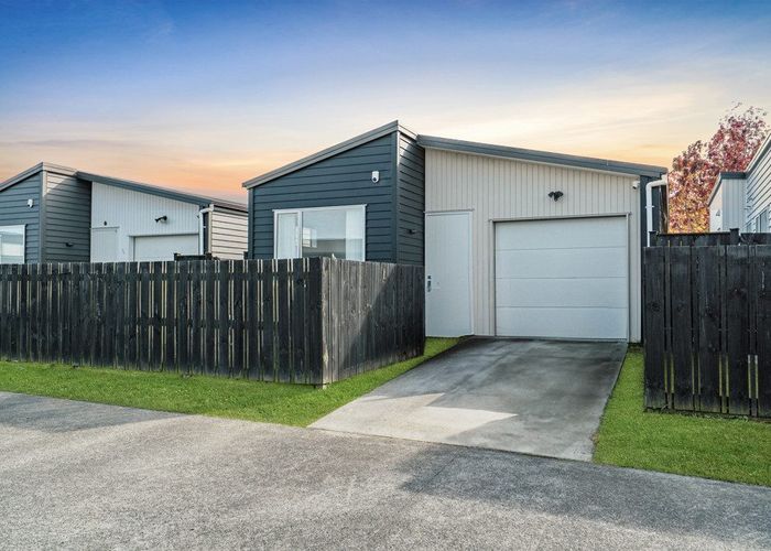  at 6 Swamp Kauri Grove, Papakura, Papakura, Auckland