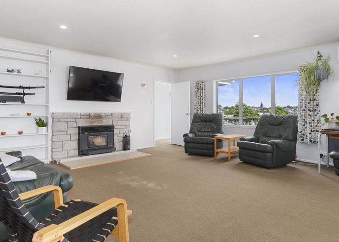  at 18 Bellevue Road, Brookfield, Tauranga