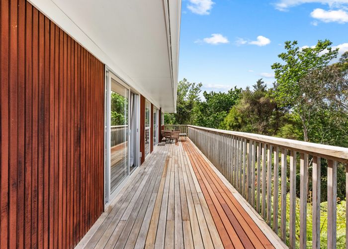  at 24 Noeleen Street, Glenfield, North Shore City, Auckland