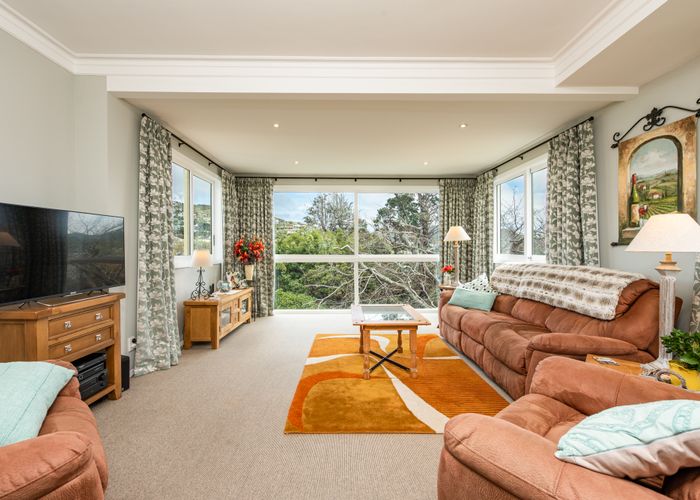  at 8 Shirley Street, Karori, Wellington