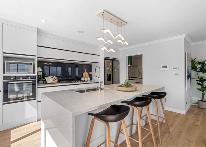  at 81 Lake Road, Northcote, North Shore City, Auckland