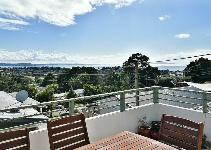  at 8A Scott Road, Stanmore Bay, Whangaparaoa