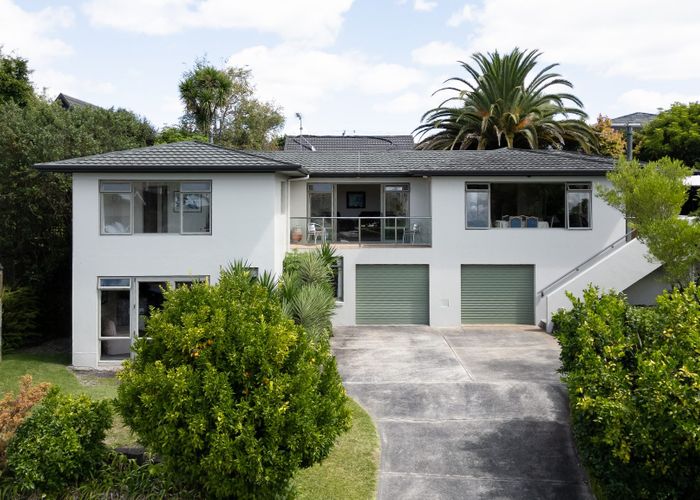  at 10 Golf Grove, St Andrews, Hamilton