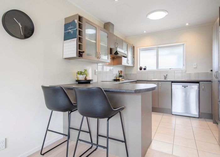 at 1/957a Beach Road, Torbay, North Shore City, Auckland
