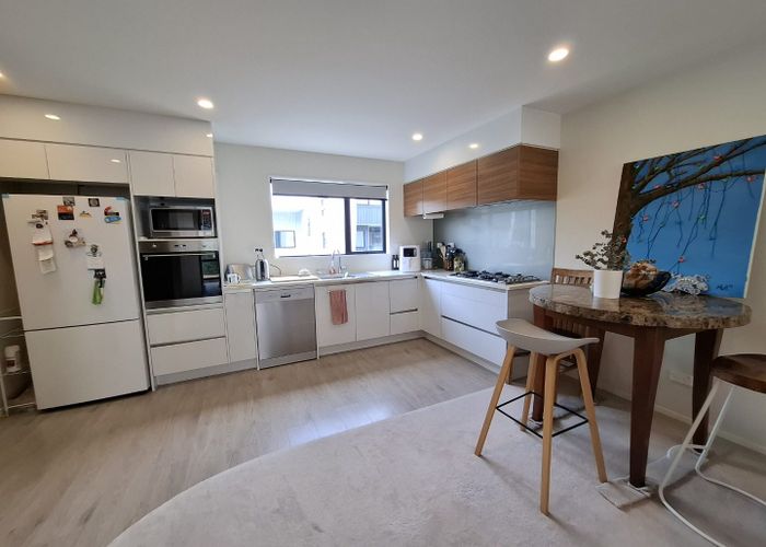  at 10/5 Perekia Street, Albany, North Shore City, Auckland