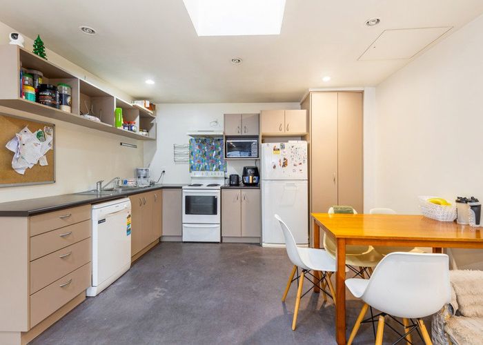  at 2/7 Hall Avenue, Newtown, Wellington, Wellington