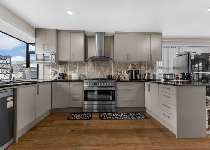  at 8 Barrie Avenue, Papatoetoe, Manukau City, Auckland
