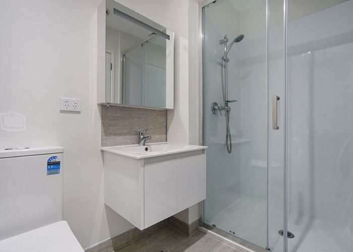  at 112/8 Gray Avenue, Mangere East, Auckland
