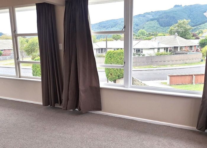  at 6 Whirinaki Crescent, Heretaunga, Upper Hutt
