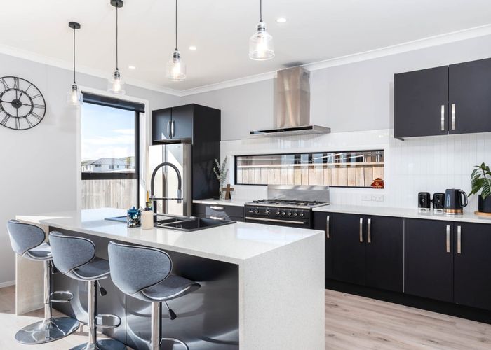 at 28 Queen Charlotte Drive, Aotea, Porirua, Wellington