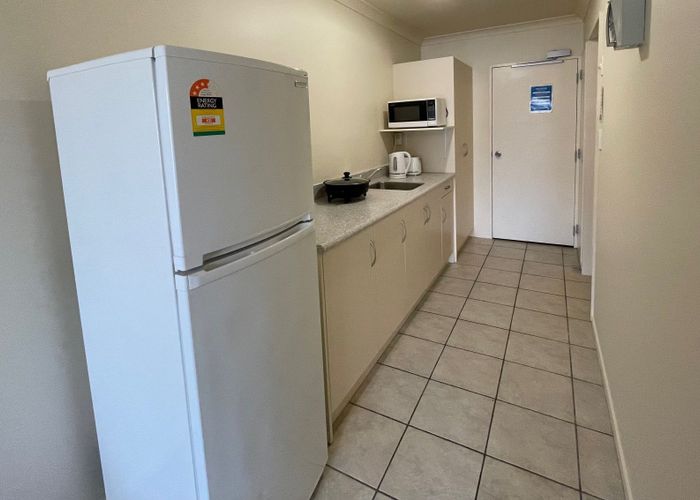  at 8/5 Knox, Hamilton City Central, Hamilton, Waikato