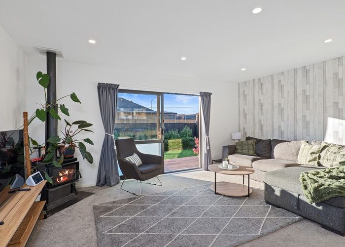  at 2/17 Johns Road, Belfast, Christchurch City, Canterbury