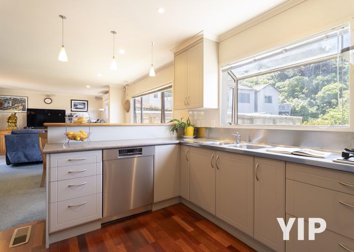  at 16 Domett Street, Newlands, Wellington