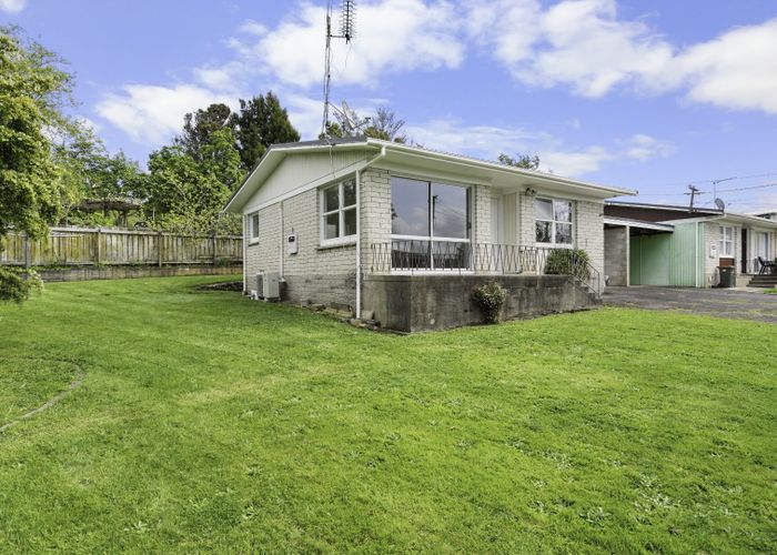  at 20 Acacia Crescent, Glenview, Hamilton