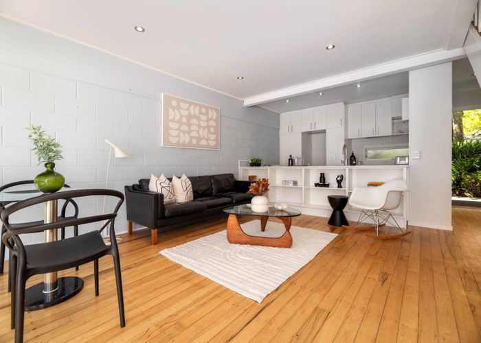  at 2/148 Howe Street, Freemans Bay, Auckland
