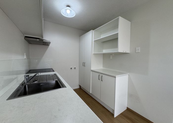  at 2/260 Lincoln Road, Addington, Christchurch City, Canterbury