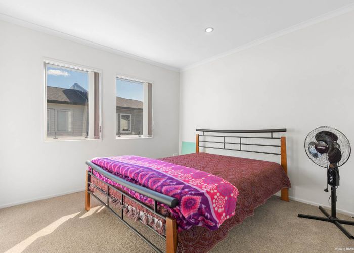  at 4/9 Maru Road, Takanini, Auckland