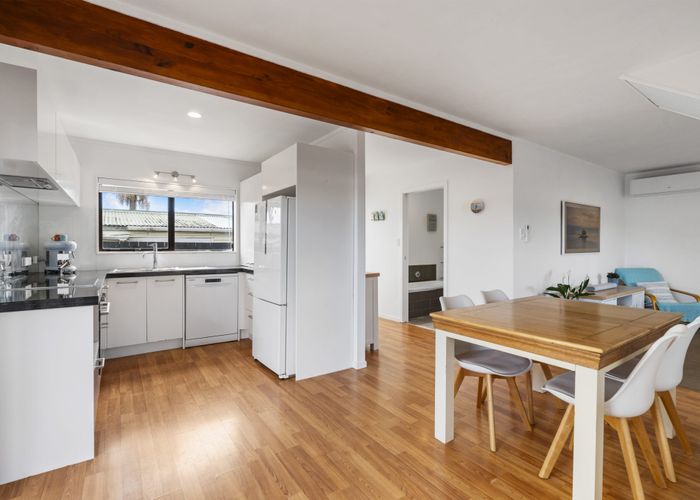  at 2/7 Ranch Avenue, Beach Haven, North Shore City, Auckland