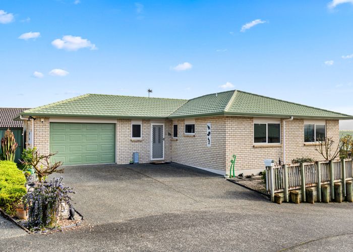  at 23/8 Village Place, Tuakau, Franklin, Auckland