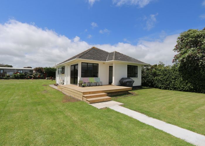 Free property data for 19 Hector Place, Opunake homes.co.nz