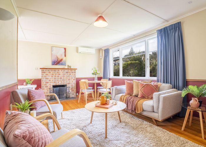  at 44 Taylor Terrace, Tawa, Wellington