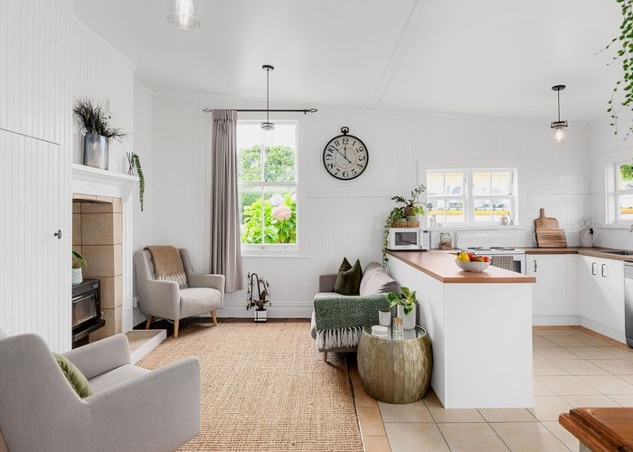  at 10 Claude Street, Fairfield, Hamilton