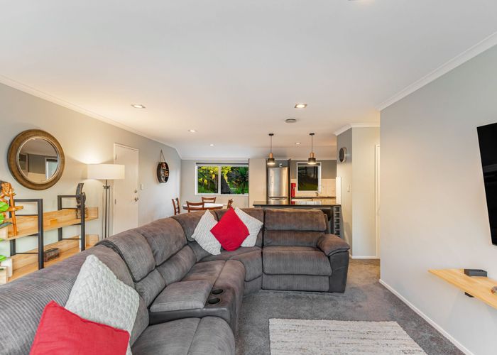  at 12 Nirmal Place, Sunnyvale, Auckland