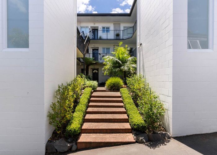  at 4/24A Hamilton Road, Herne Bay, Auckland