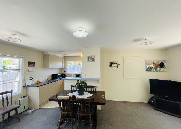  at 28A Larissa Avenue, Henderson, Waitakere City, Auckland