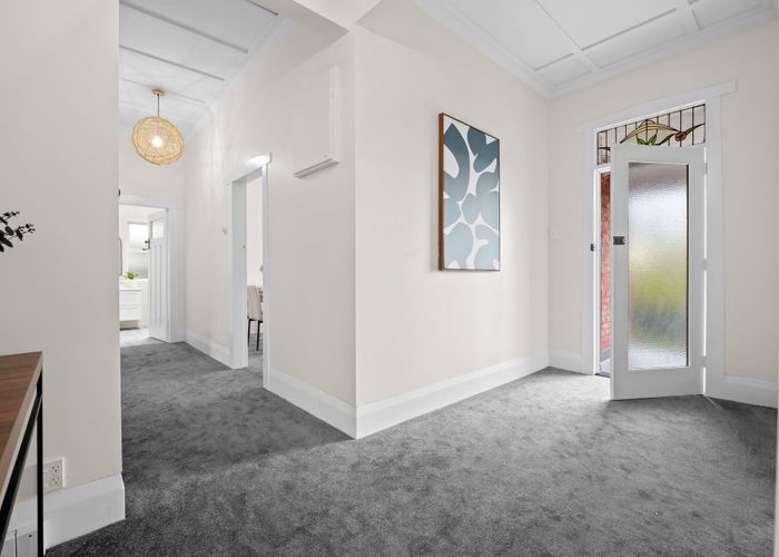  at 8 Pembroke Lane, Hamilton Lake, Hamilton, Waikato