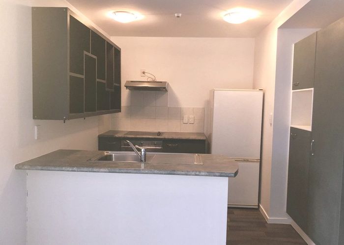  at 27/68 Mountain Road, Mount Wellington, Auckland City, Auckland