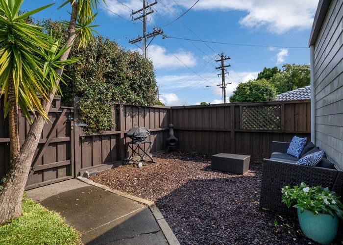  at 1/46 Eversleigh Road, Belmont, North Shore City, Auckland
