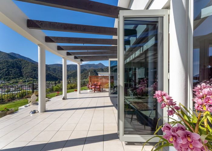  at 8 Harbour View Heights, Picton