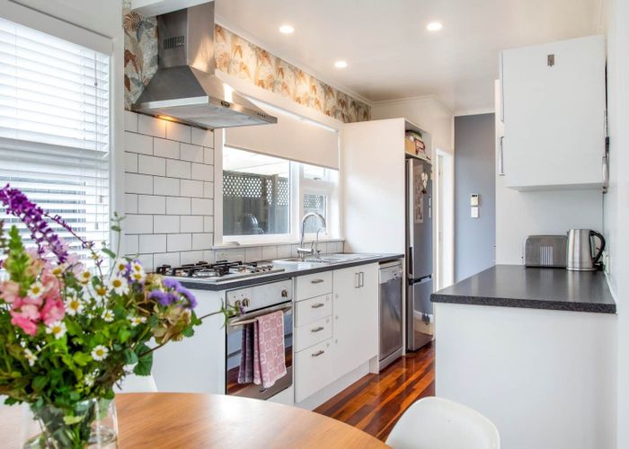  at 2 Cradock Street, Avondale, Auckland City, Auckland